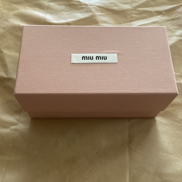 Miu Miu  Sunnies - Picture 13 of 13